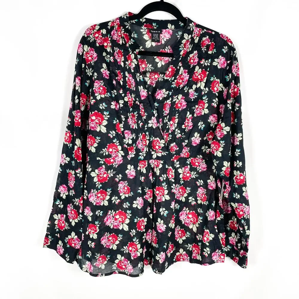 Torrid Top Black Red Floral Print Pleated V-Neck Long Sleeve Sz 3X Cotton Womens